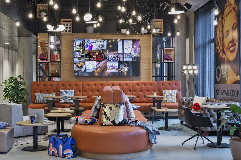 Фото Moxy Duesseldorf South