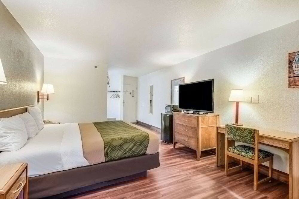 Фото Econo Lodge Truman Inn