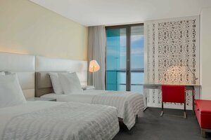 Гостиница Le Méridien Oran Hotel & Convention Centre