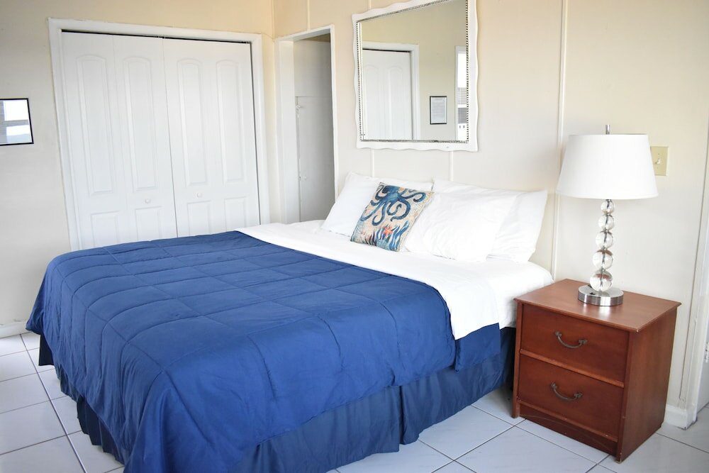 Фото Golden Sand Oceanfront