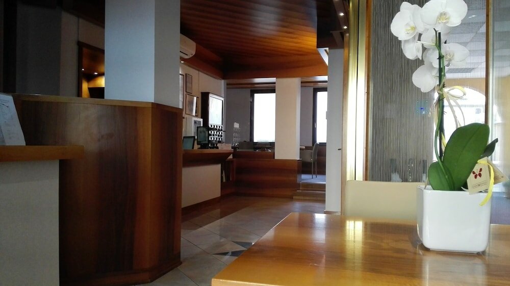Фото Albergo Delle Alpi
