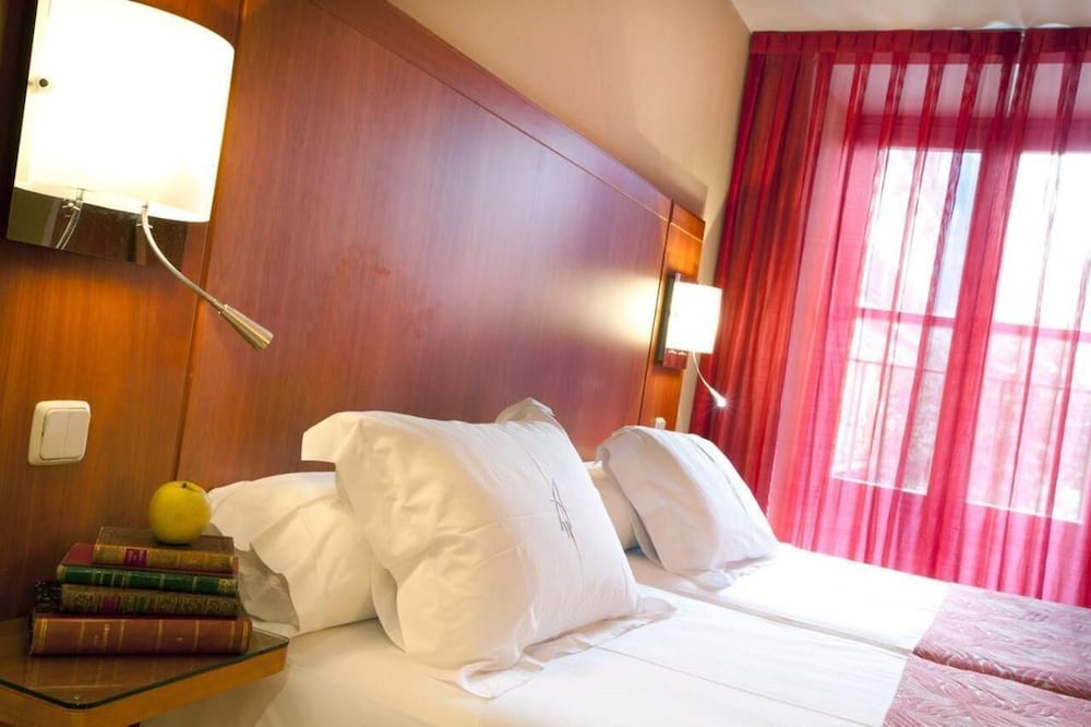 Фото Ateneo Hotel