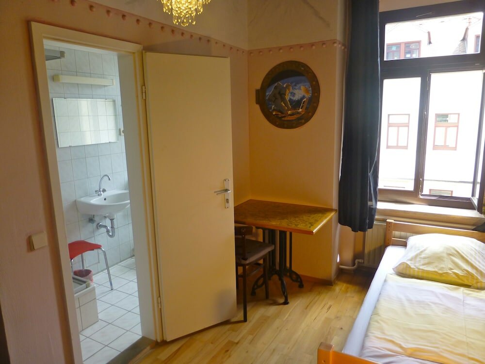 Фото Hostel Mondpalast