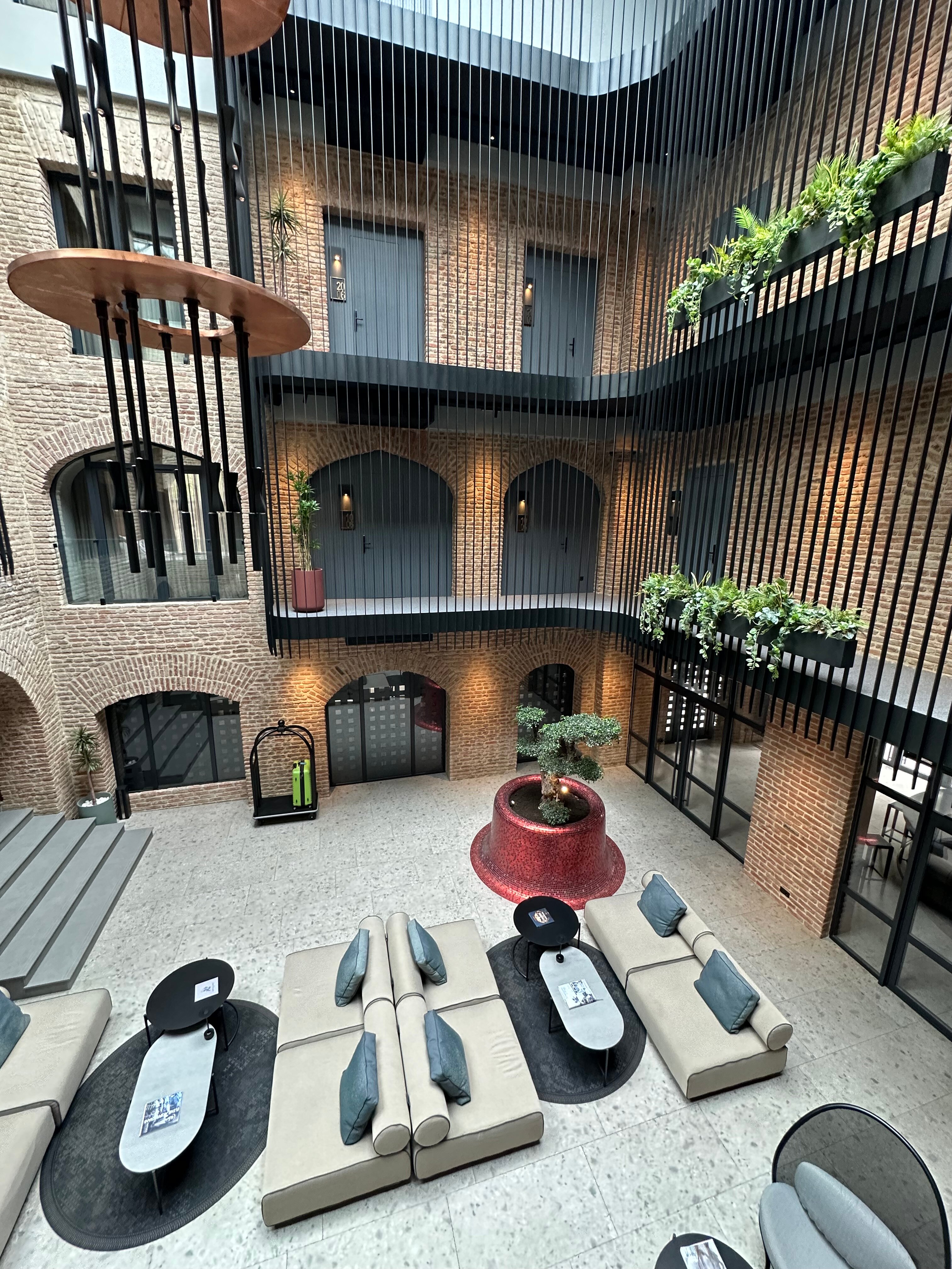 Фото Qarvasla Hotel