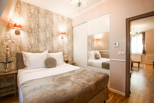 Гостиница La Maison Gobert Paris Hotel Particulier в Париже