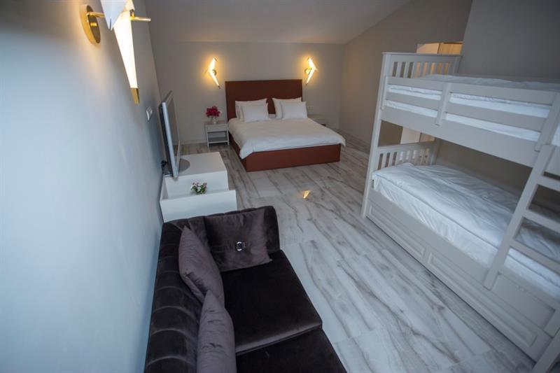 Фото 118296832490