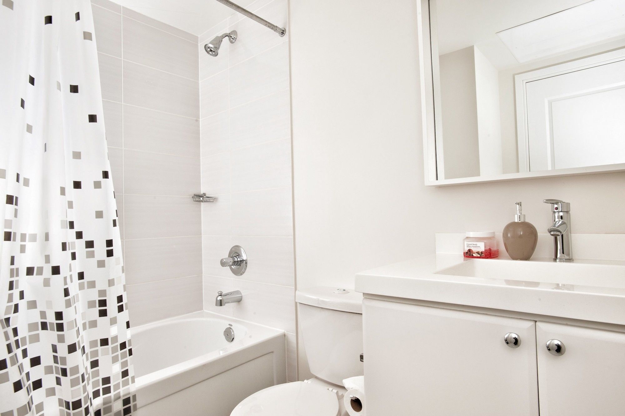 Фото Life Suites - Fort York Central Condo