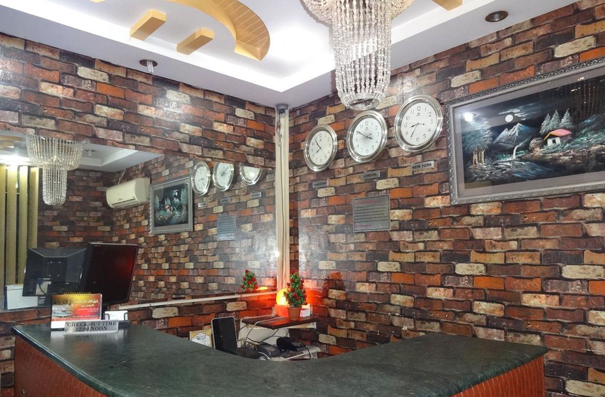 Фото Mall View Hotel