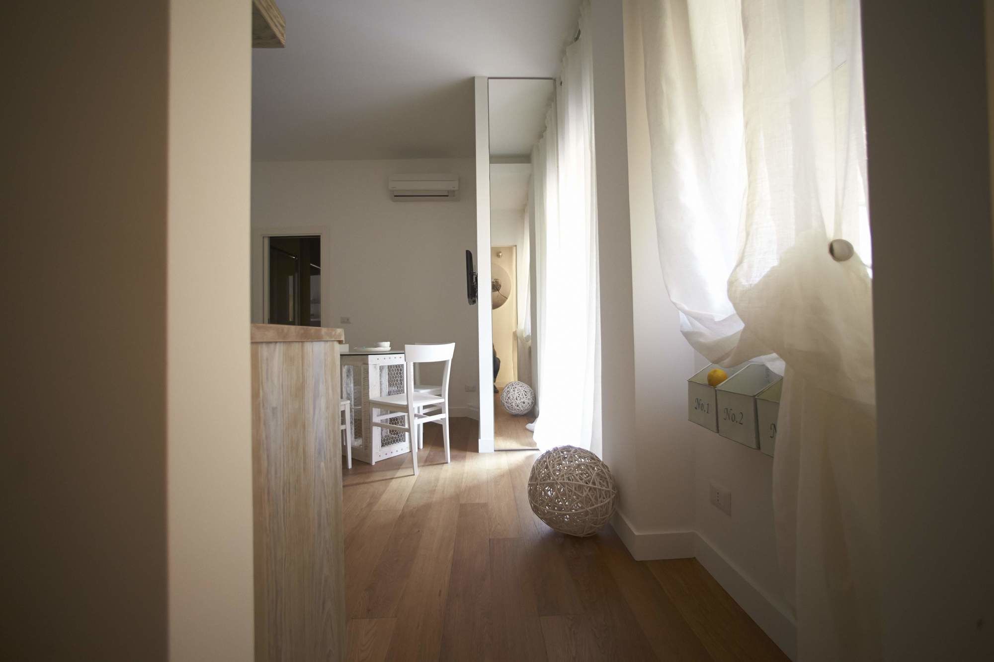 Фото Ferrini Home - Etnea Portrait