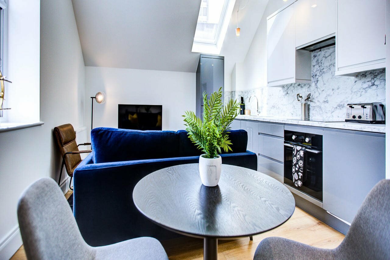 Фото Hybrid Resi - New Malden