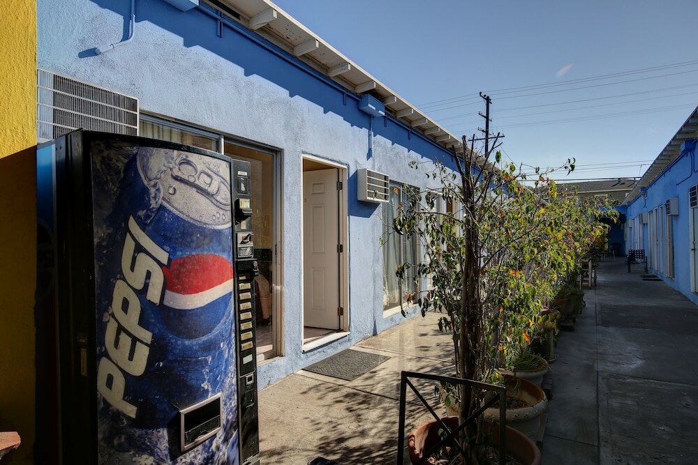 Фото Pavilions Motel