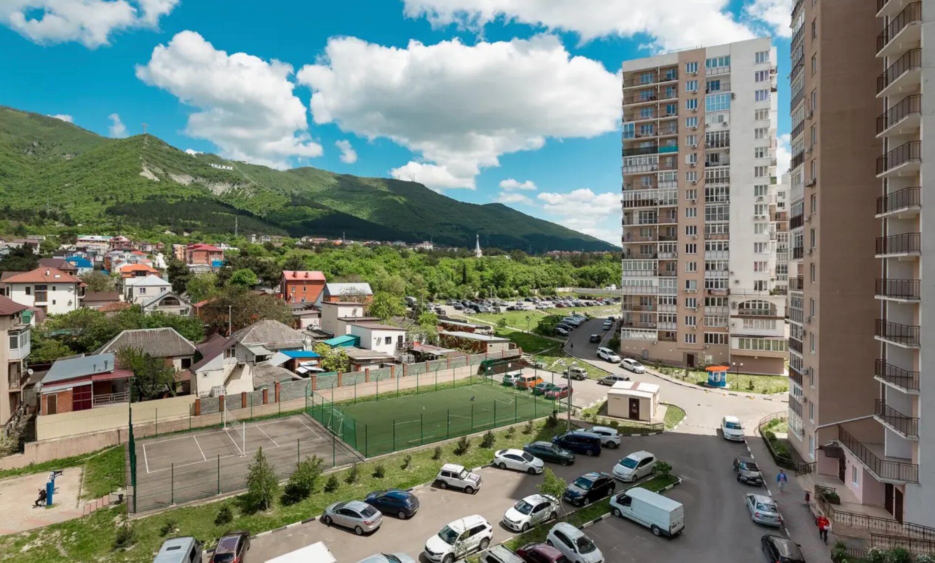 Фото отеля 1