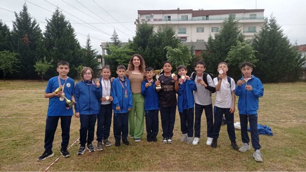 School Rahmiye Middle School, Kartepe, photo