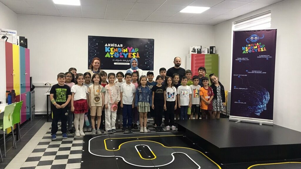 Primary school Akhisar Commodity Exchange Alti Eylul Primary School, Akhisar, photo