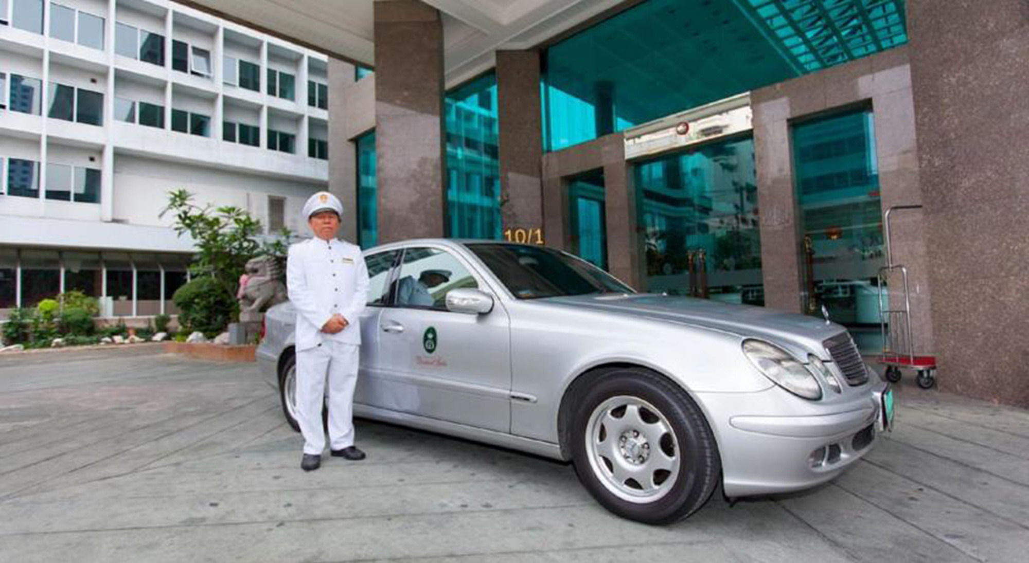 Фото отеля 1