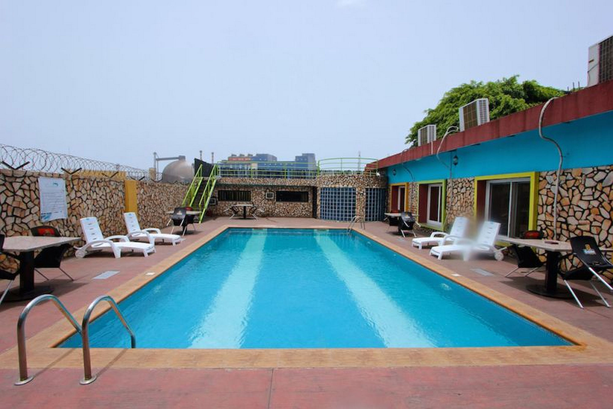 Фото отеля 2