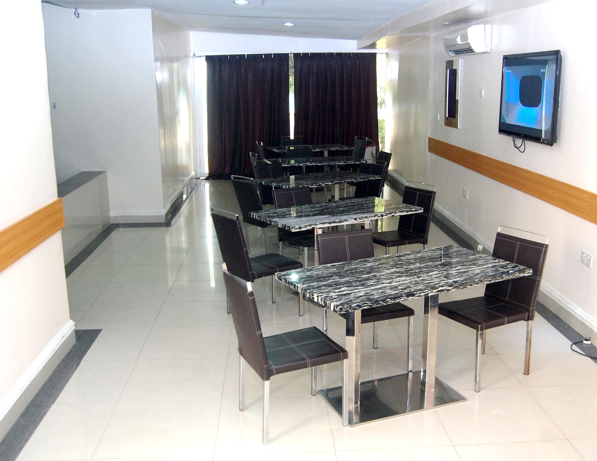 Фото Primal Hotel Ikeja Gra