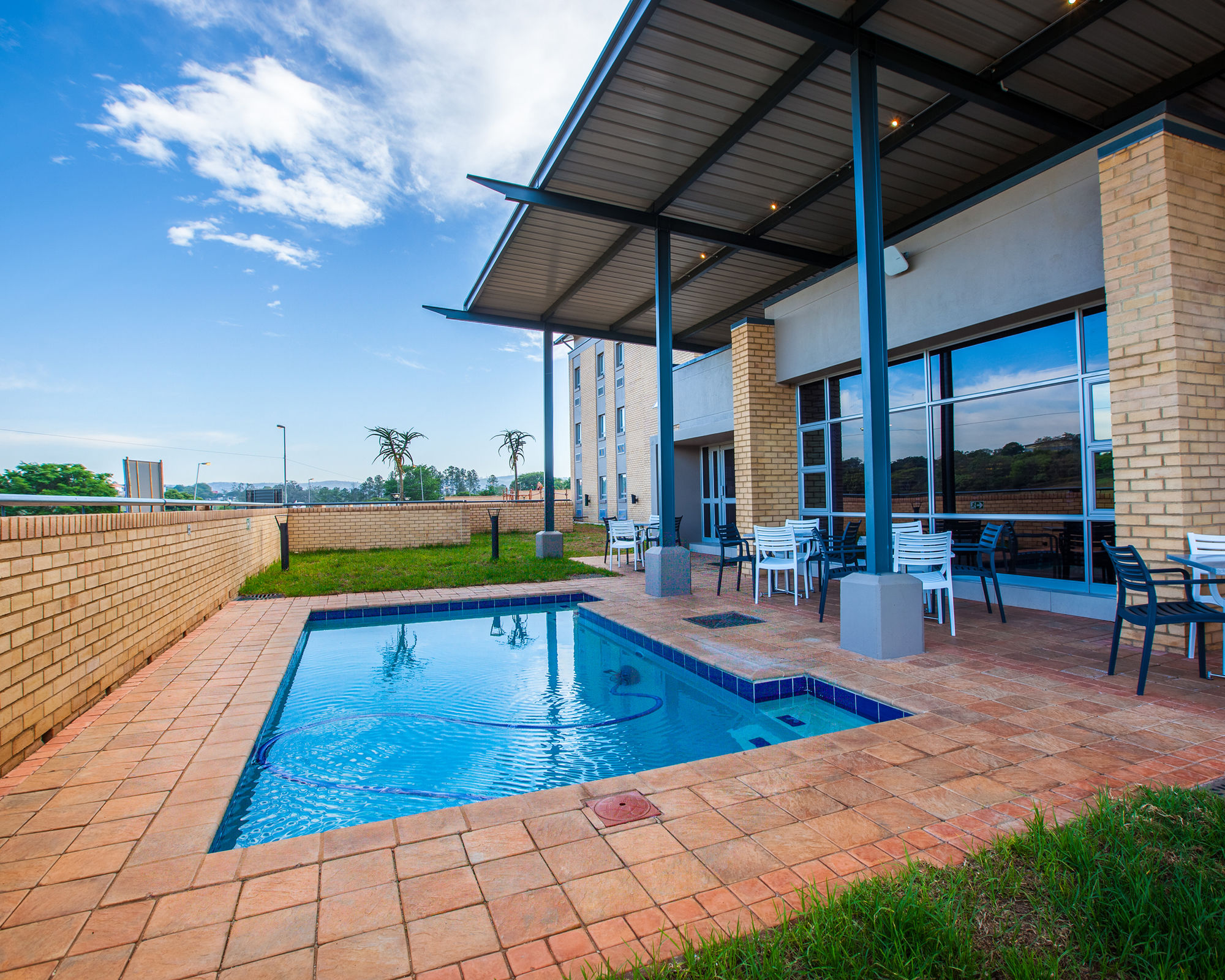 Фото отеля 2