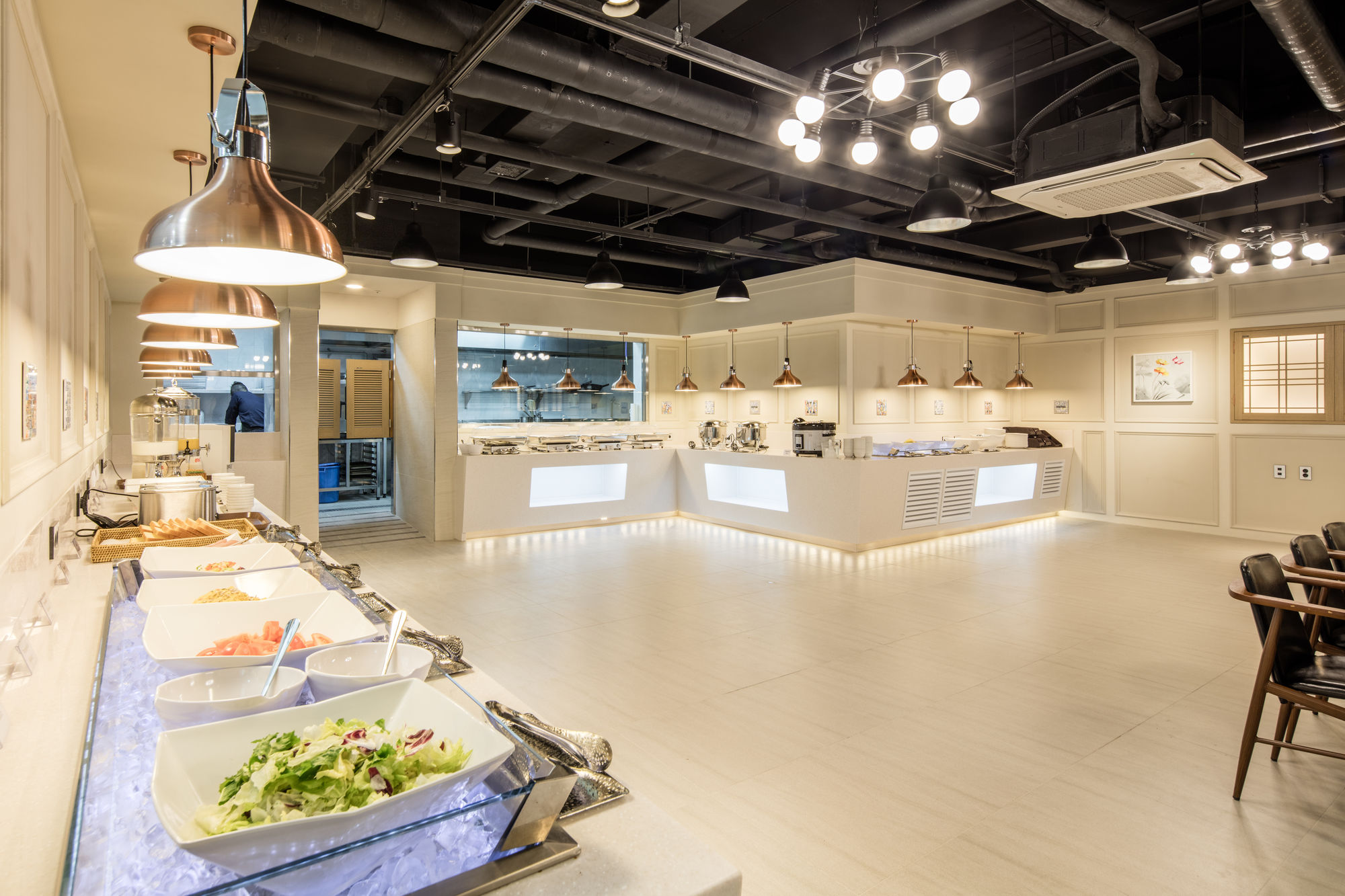 Фото First Stay Hotel