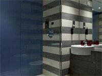 Фото Village Hotel Edinburgh