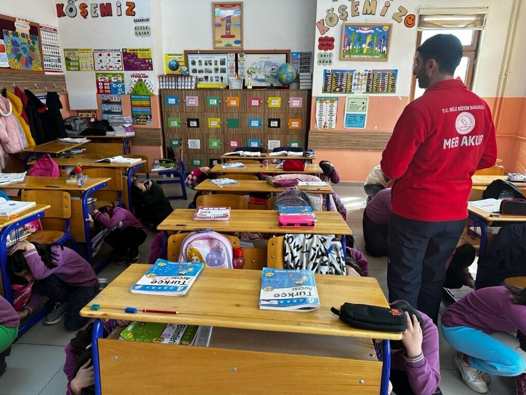 School Aziziye Middle School, Diyarbakir, photo