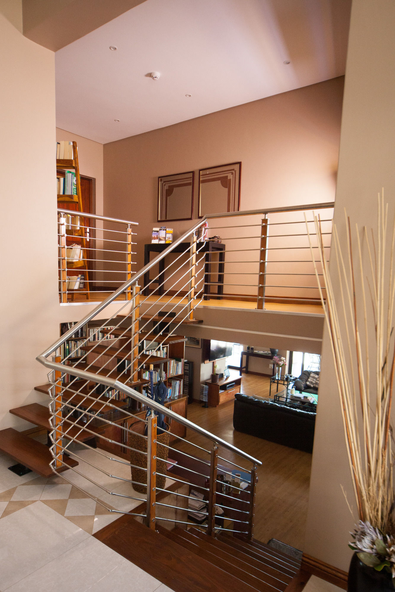 Фото Over The Moon Guesthouse