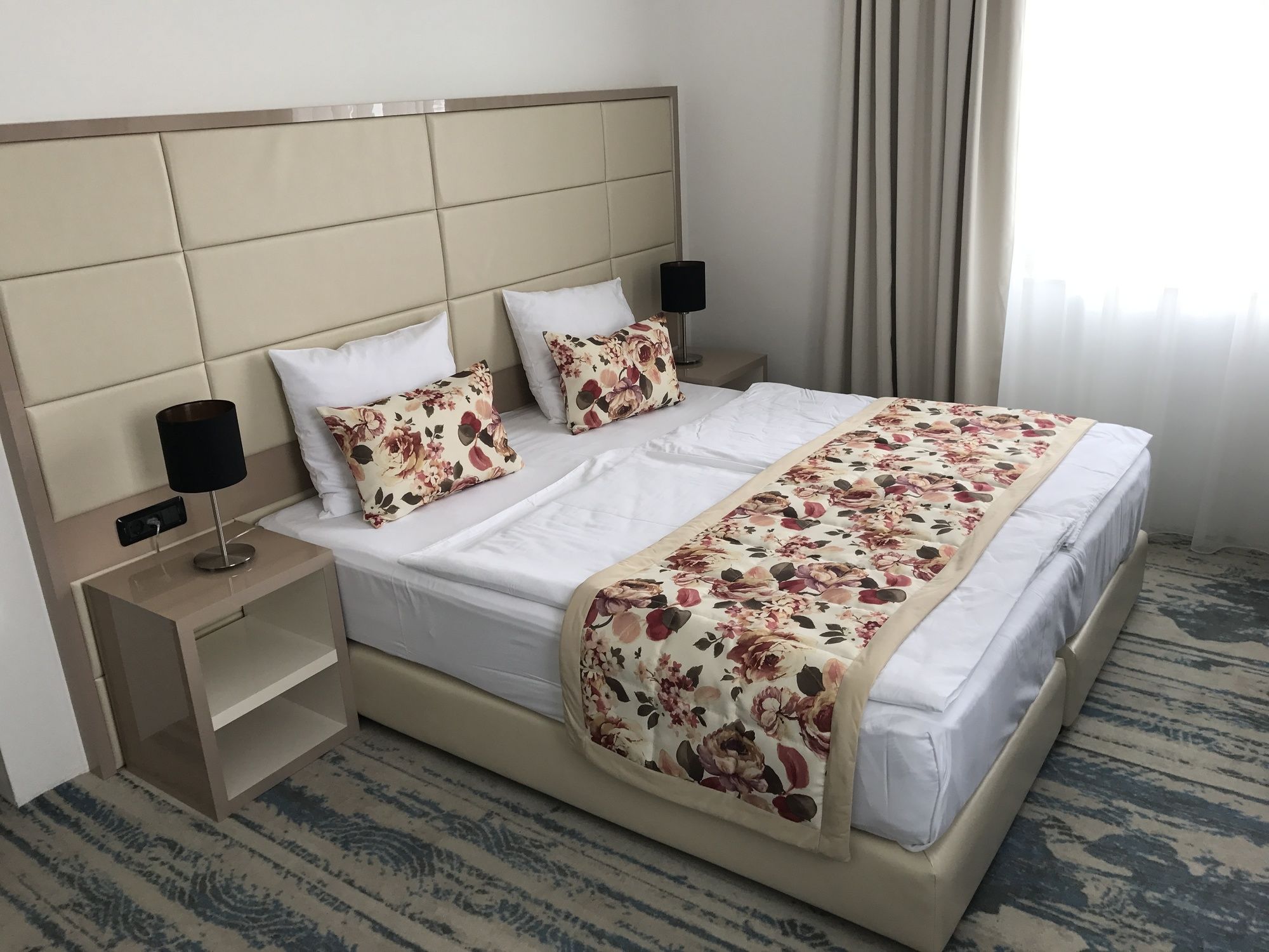 Фото Hotel Old Town