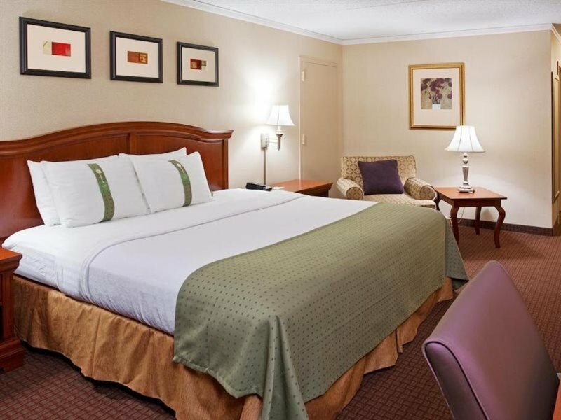 Фото Days Inn by Wyndham Warren