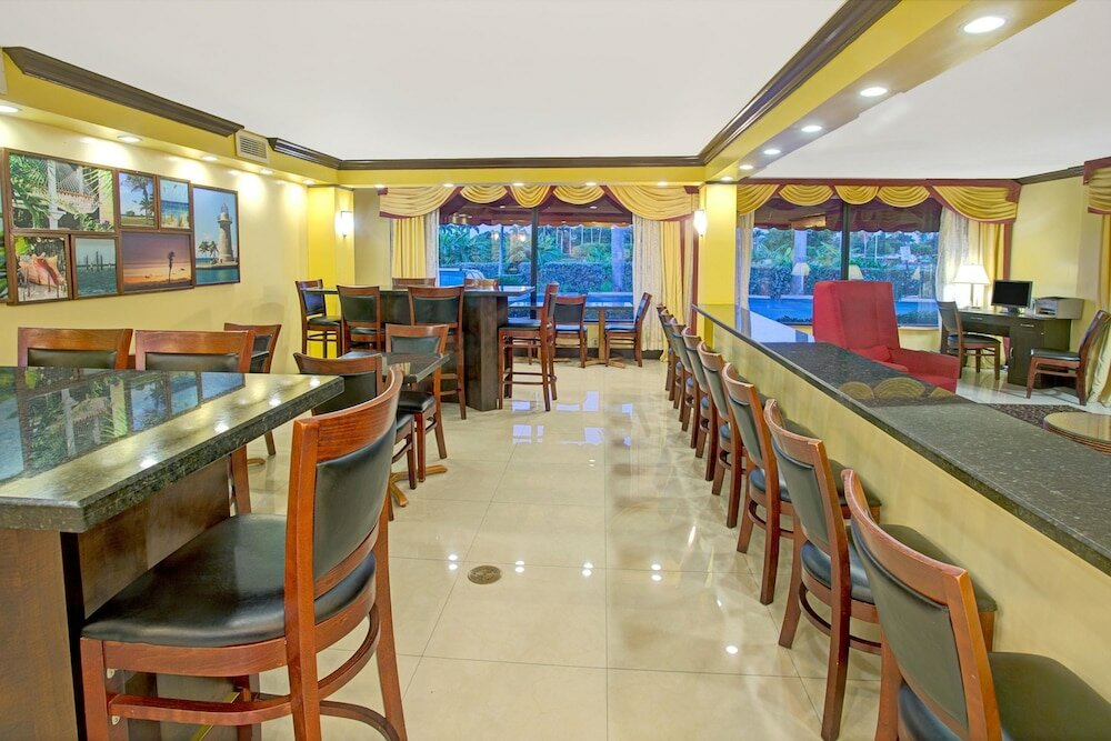 Фото Days Inn by Wyndham Florida City