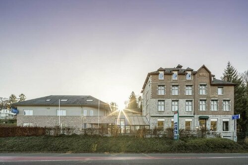 Внешний вид отеля New Hotel De Lives в Намюре, фото 1