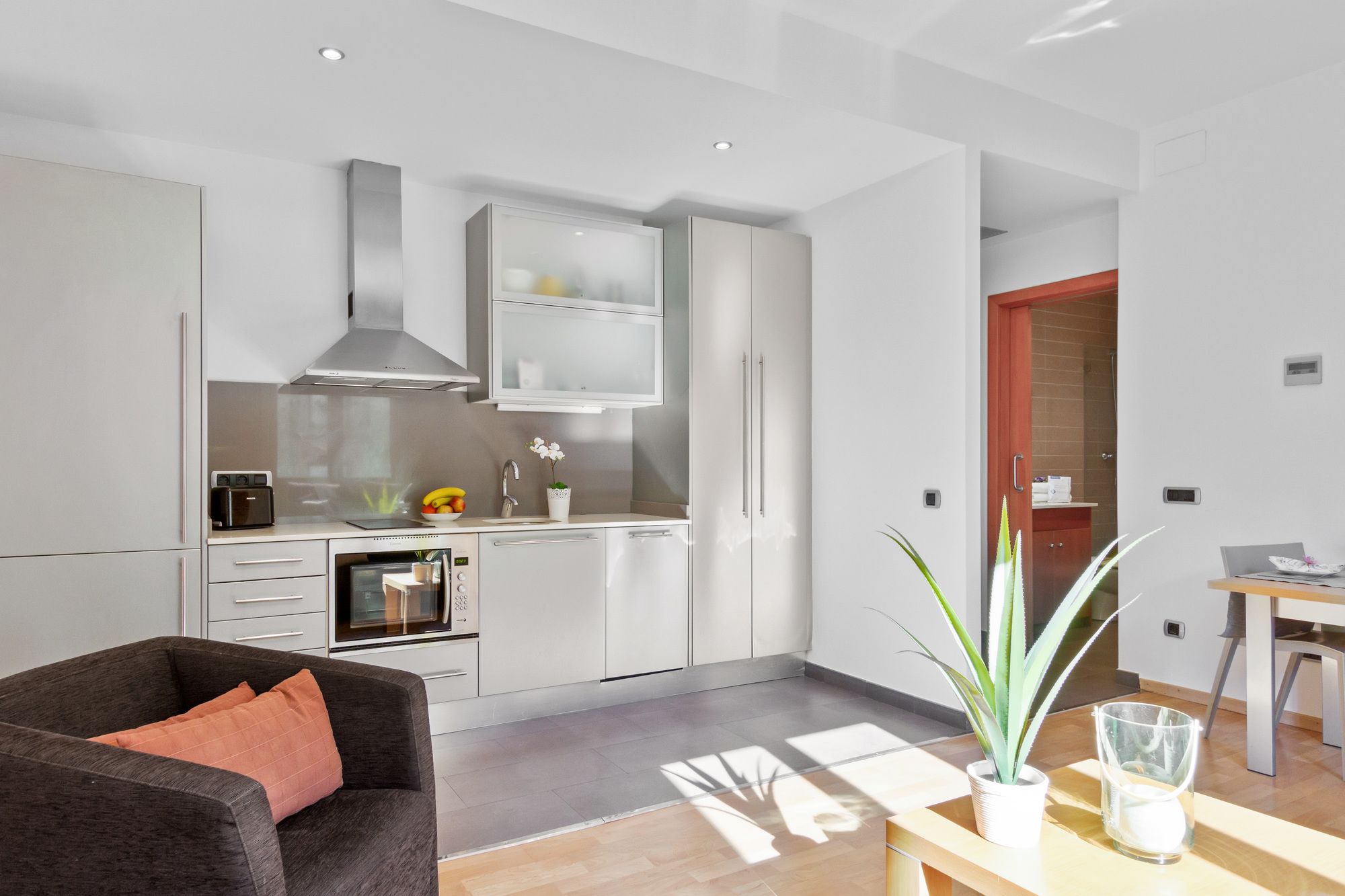 Фото Fisa Rentals Ramblas Apartments