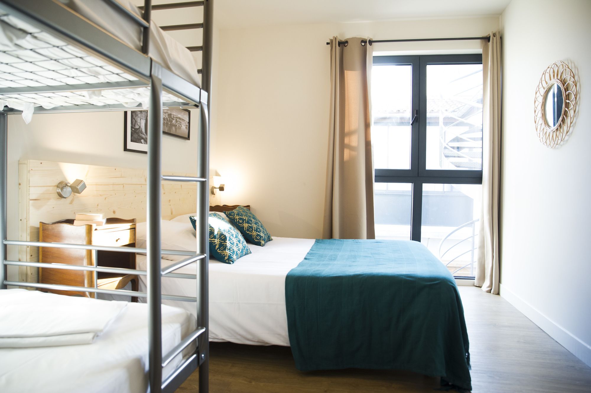 Фото Georges Hostel & Café