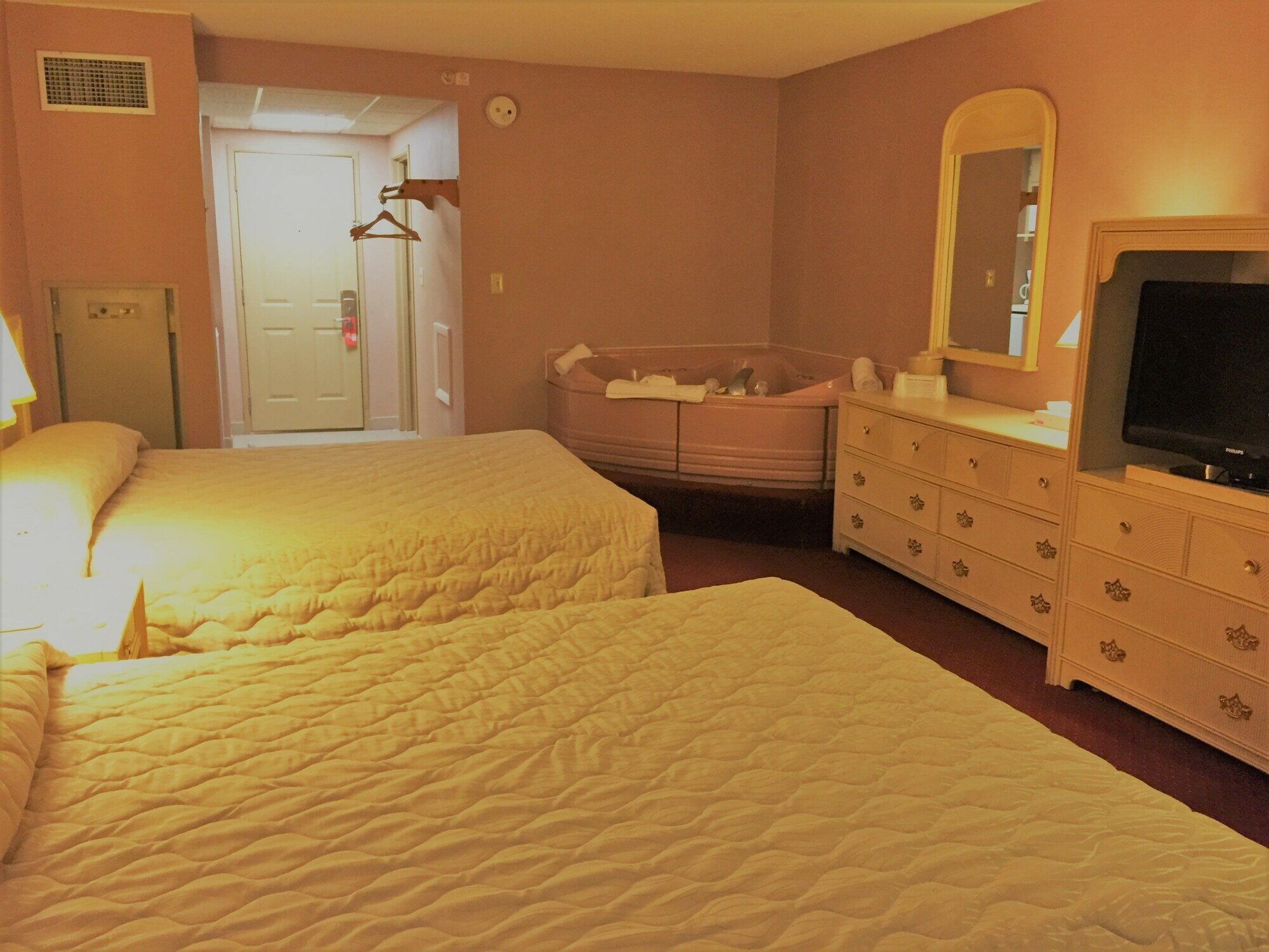 Фото The Americana Hotel