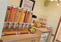 Фото TownePlace Suites by Marriott Detroit Dearborn