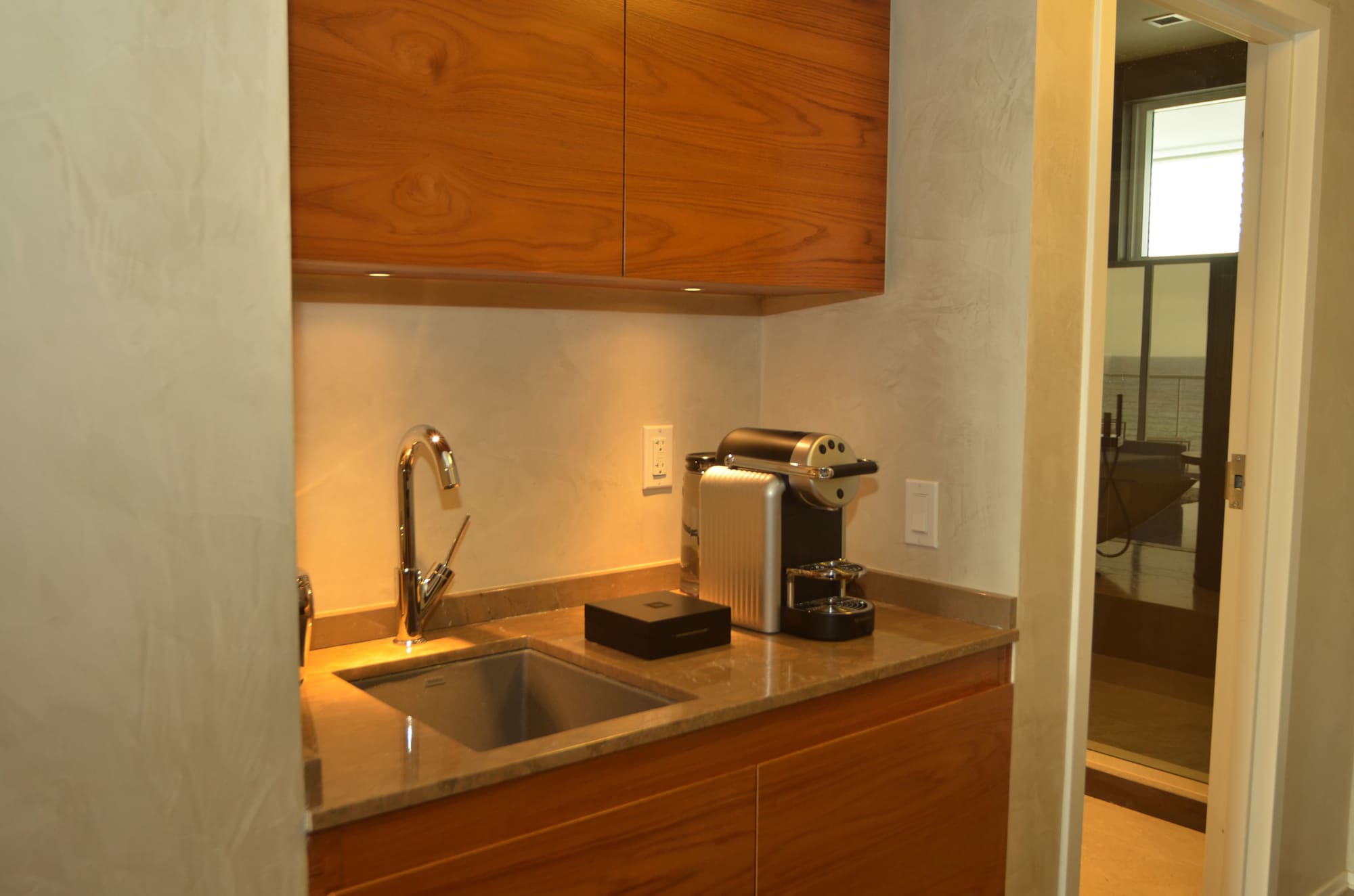 Фото Royal Blues Hotel