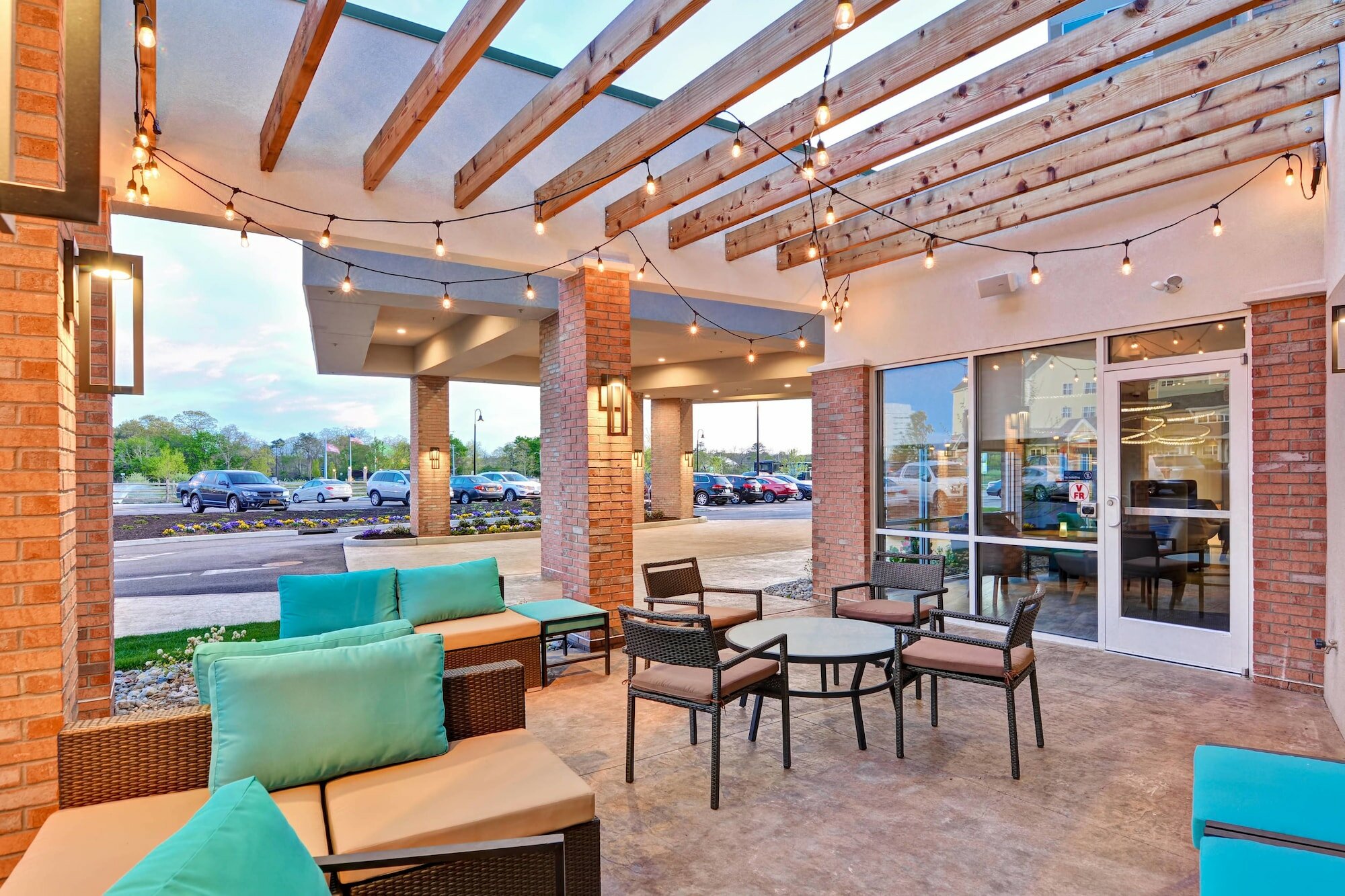 Фото Courtyard by Marriott Long Island Islip/Courthouse Complex