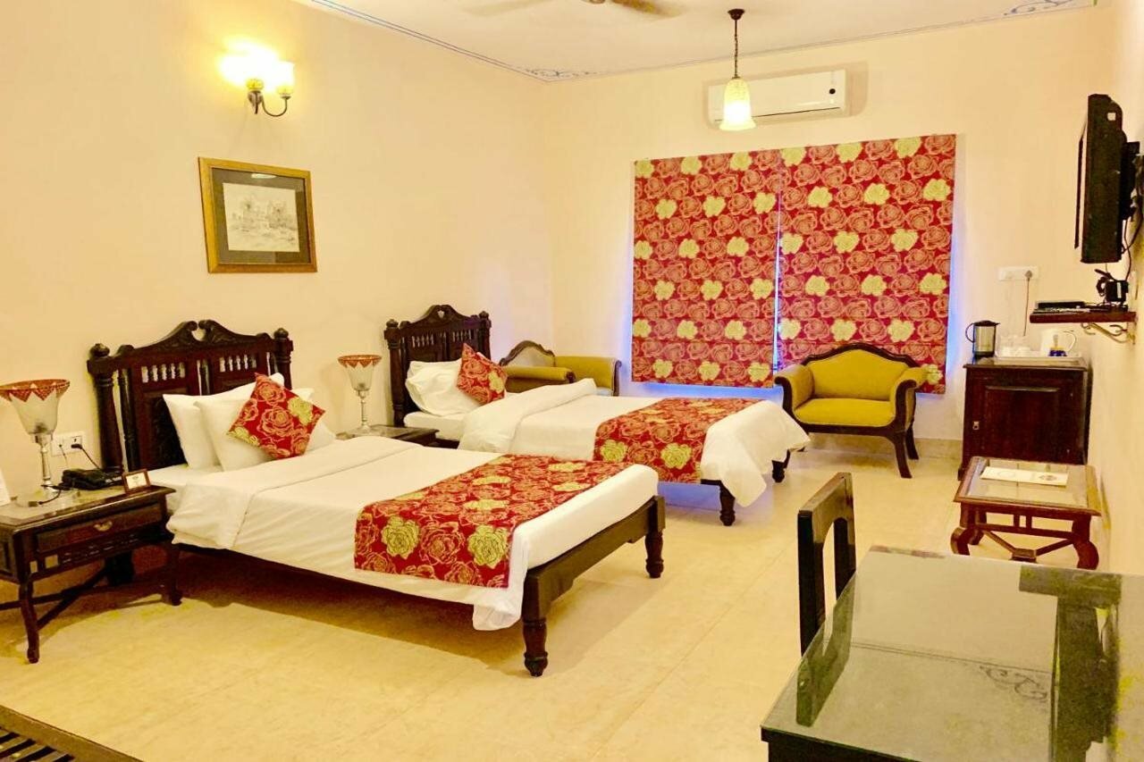 Фото Suryaa Villa - A City Centre Hotel
