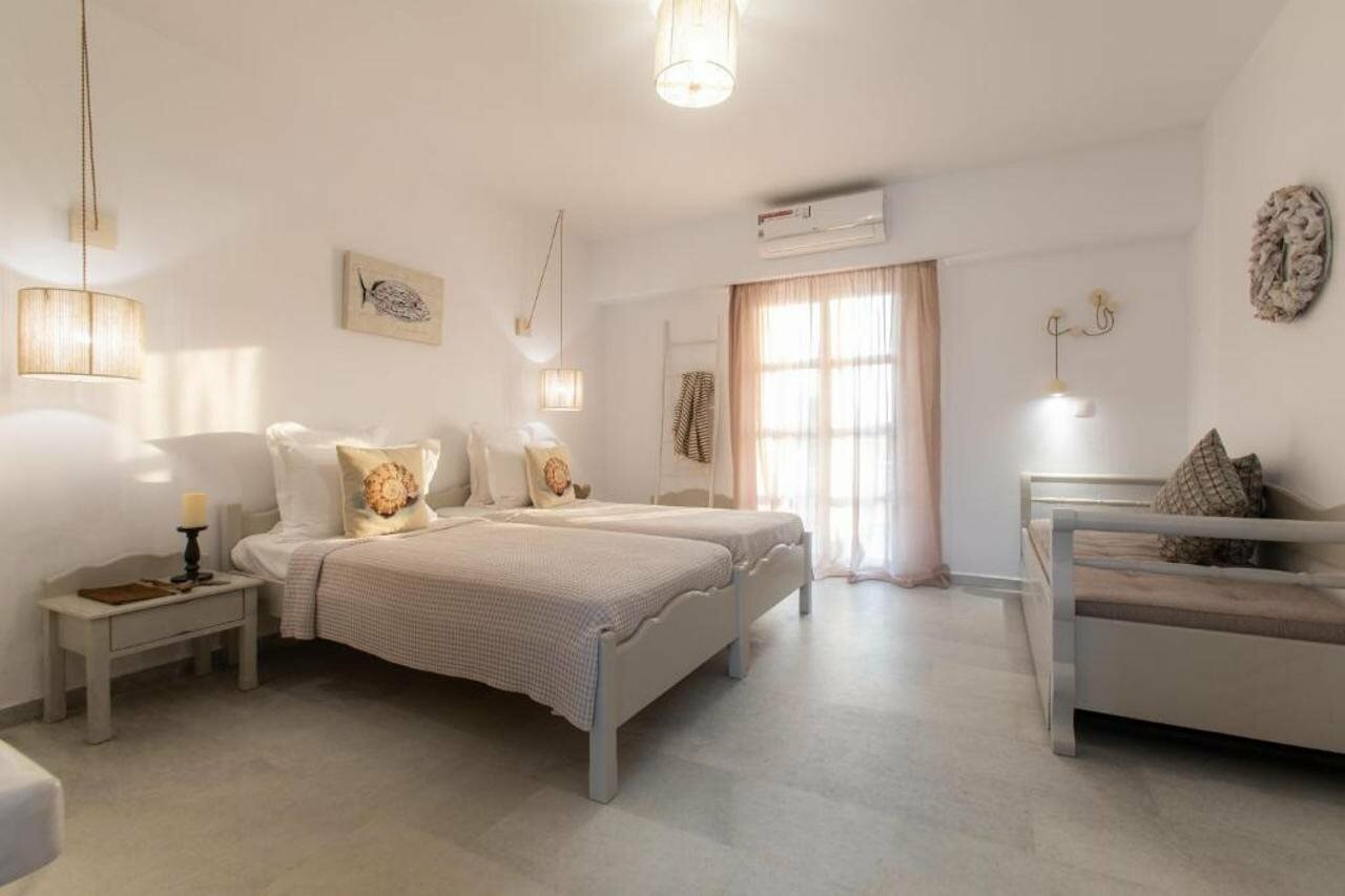 Фото Athina Studios & Suites