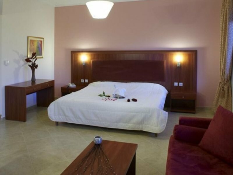 Фото Parnis Palace Hotel Suites