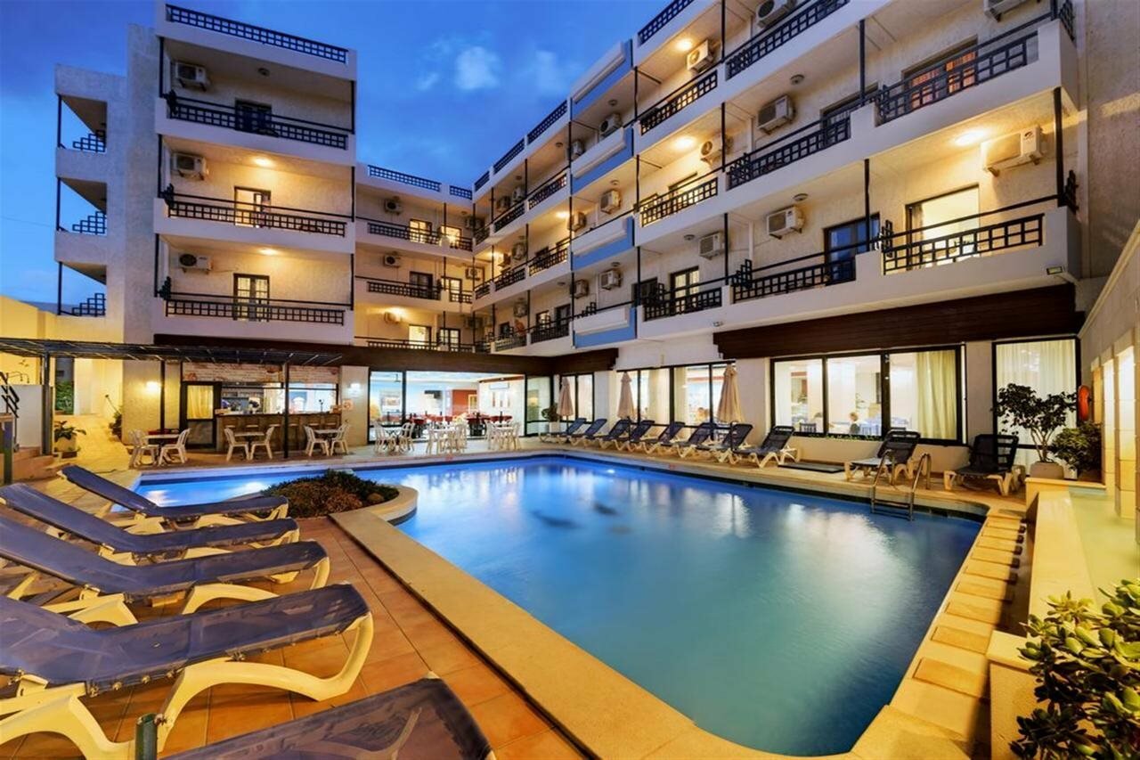 Фото отеля 1