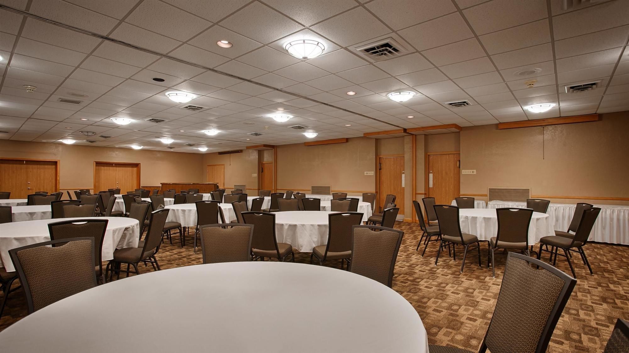 Фото Best Western Tomah Hotel