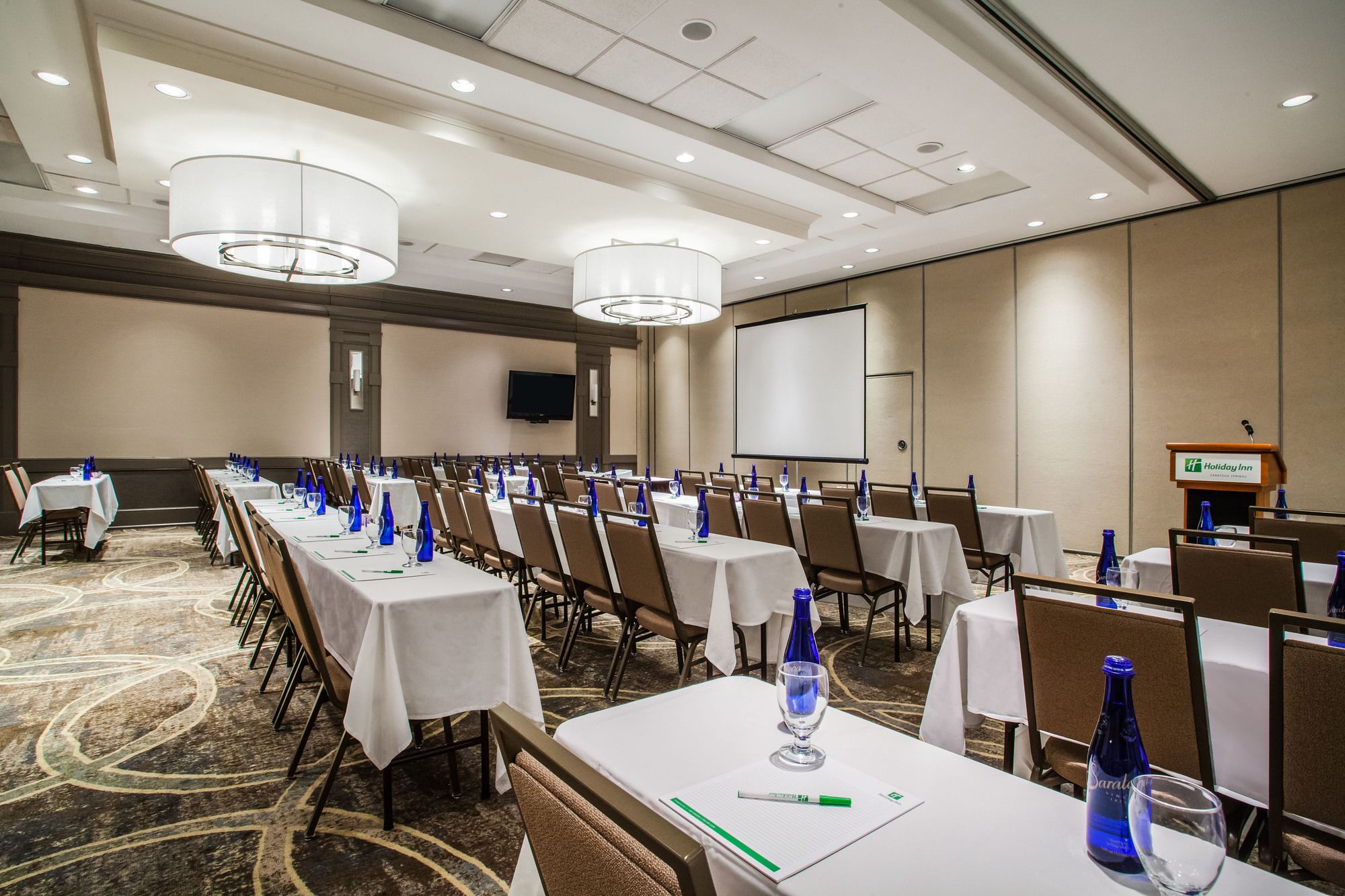 Фото Holiday Inn Saratoga Springs, an Ihg Hotel