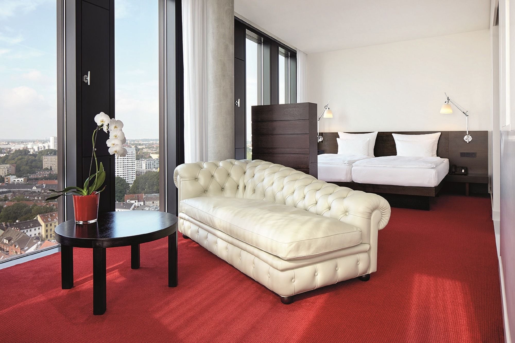 Фото Empire Riverside Hotel