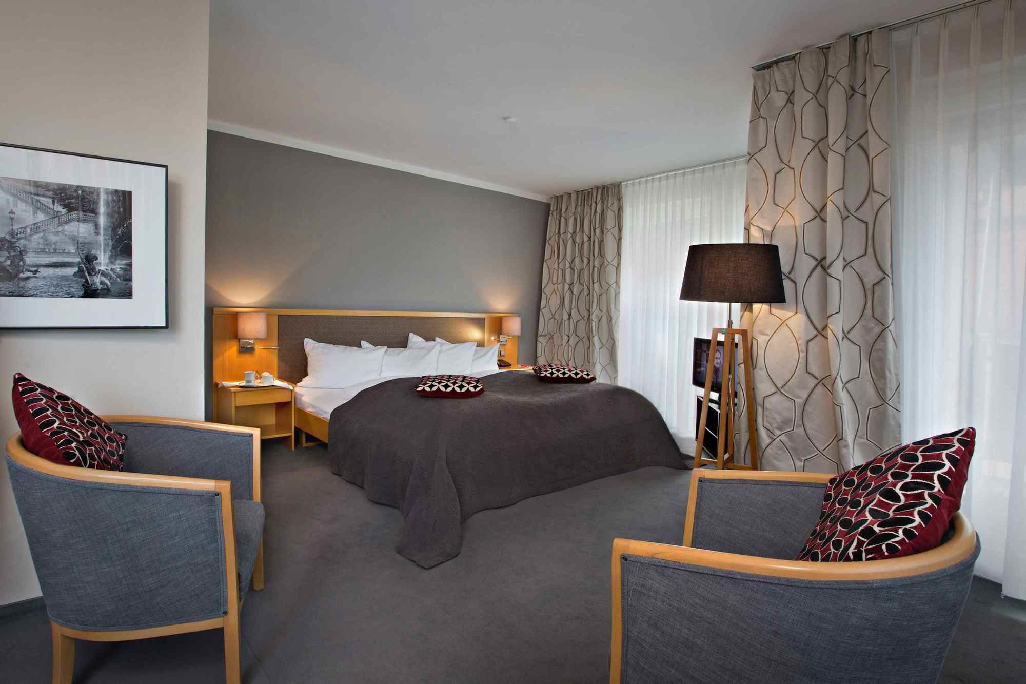 Фото отеля 2