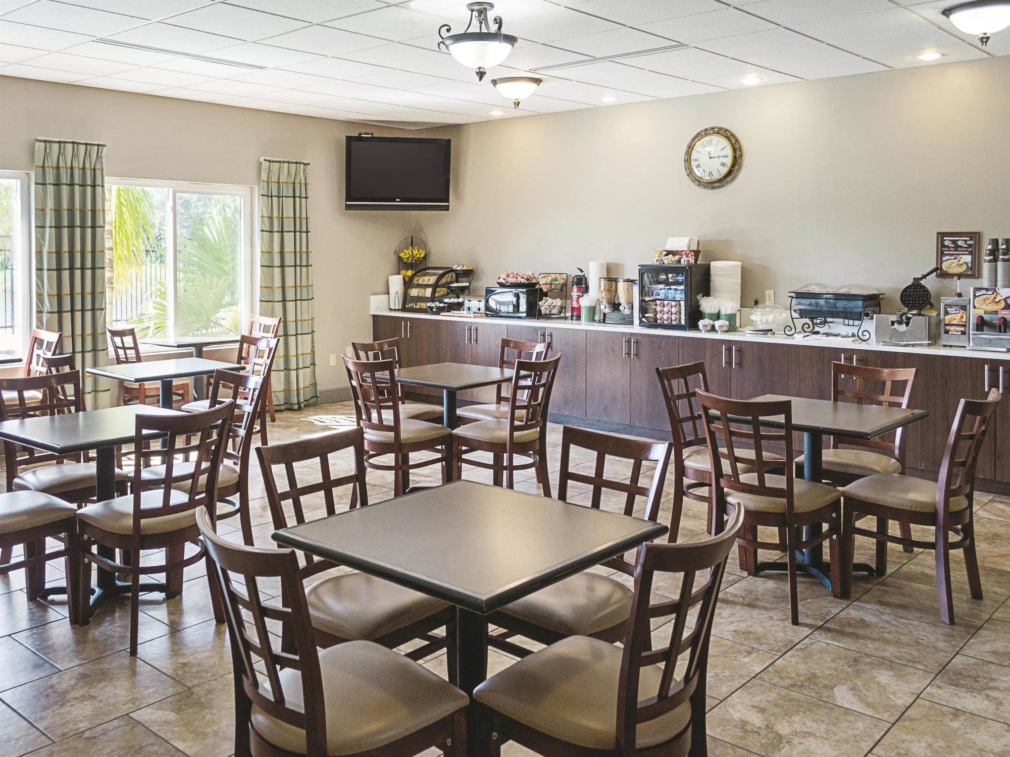 Фото La Quinta Inn & Suites by Wyndham Biloxi