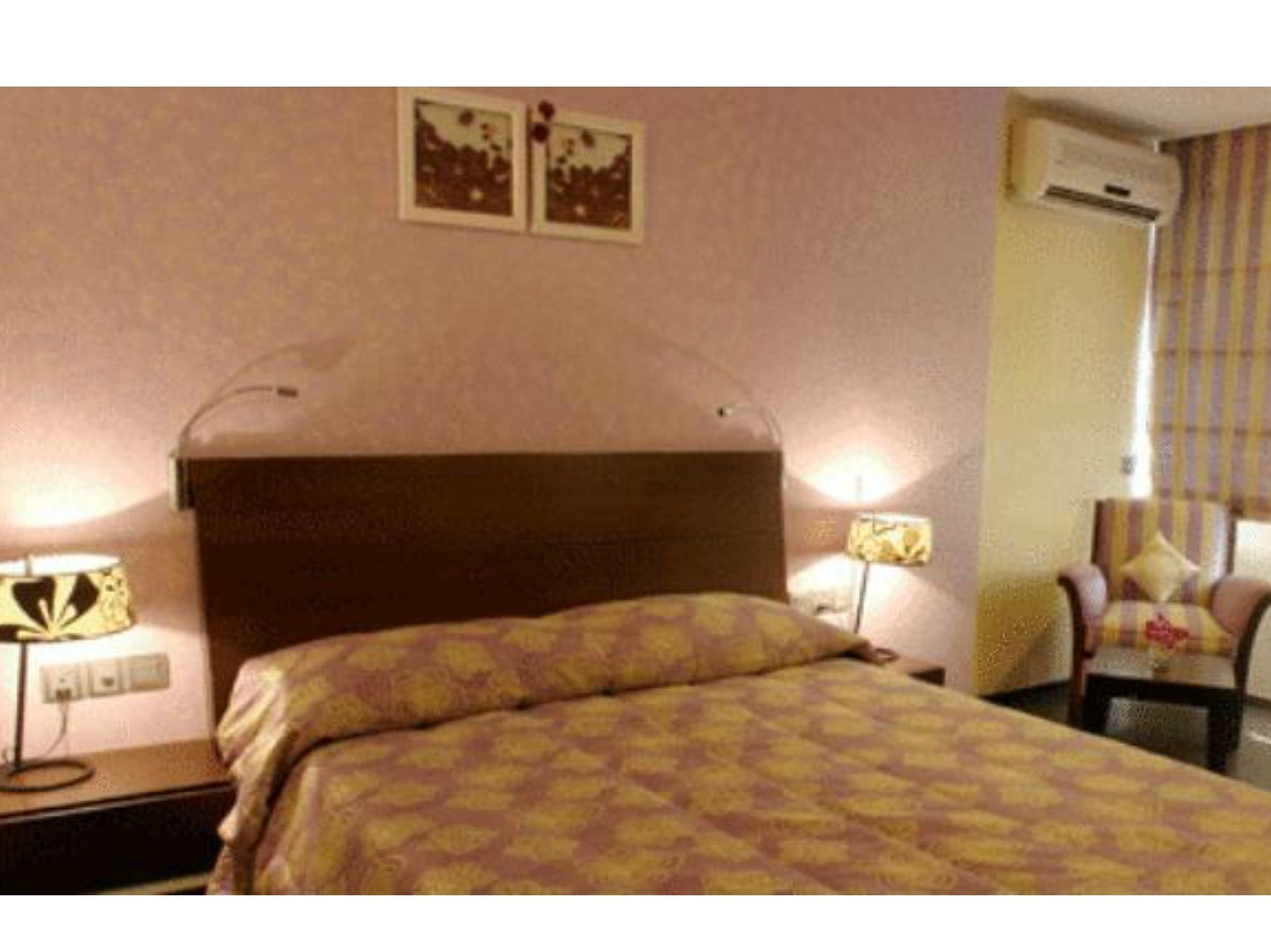Фото The Shalimar Hotel