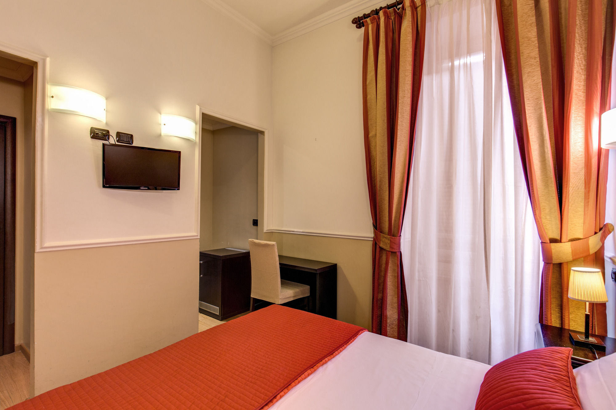 Фото Everest Inn Rome