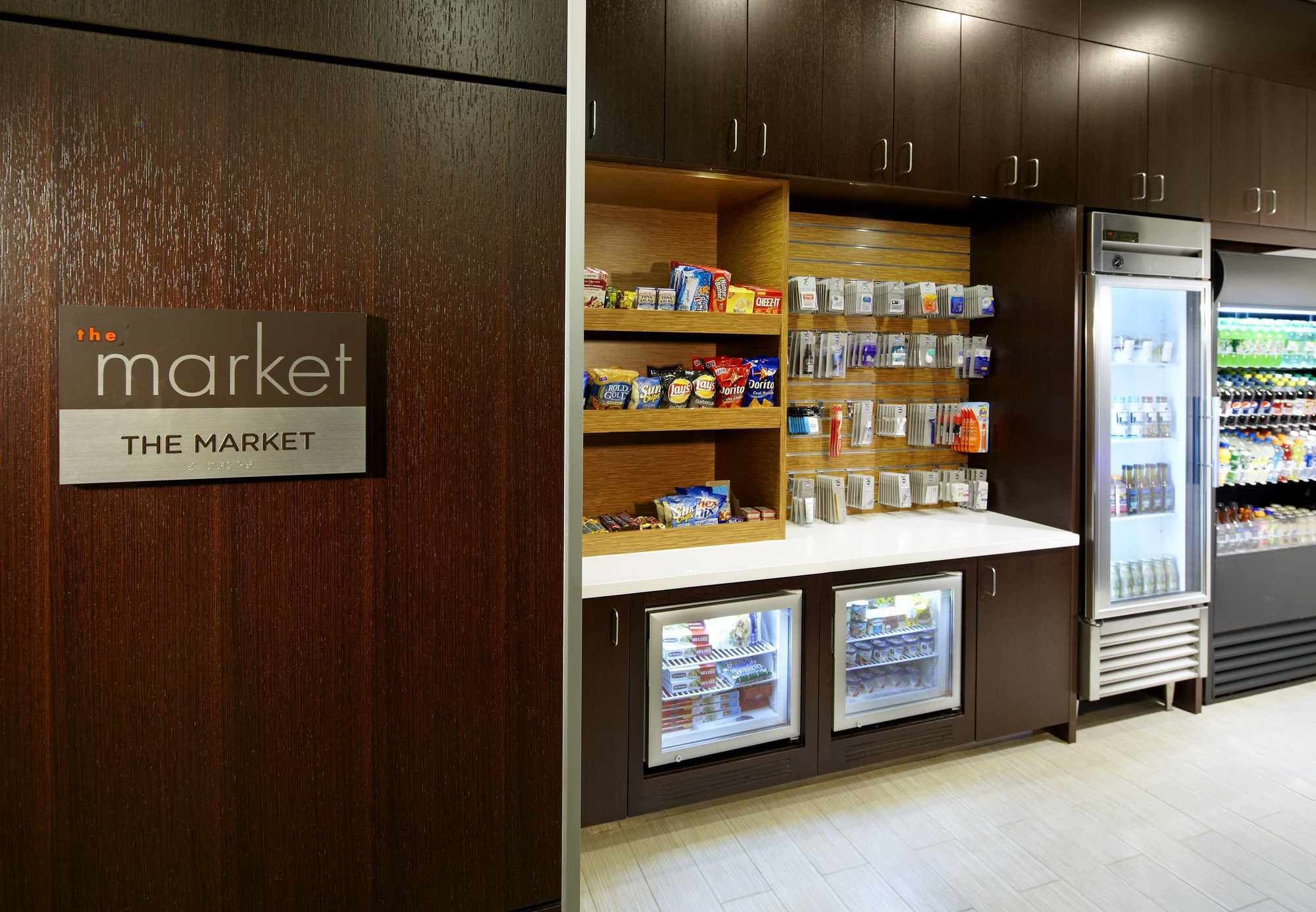 Фото Courtyard by Marriott Cleveland University Circle