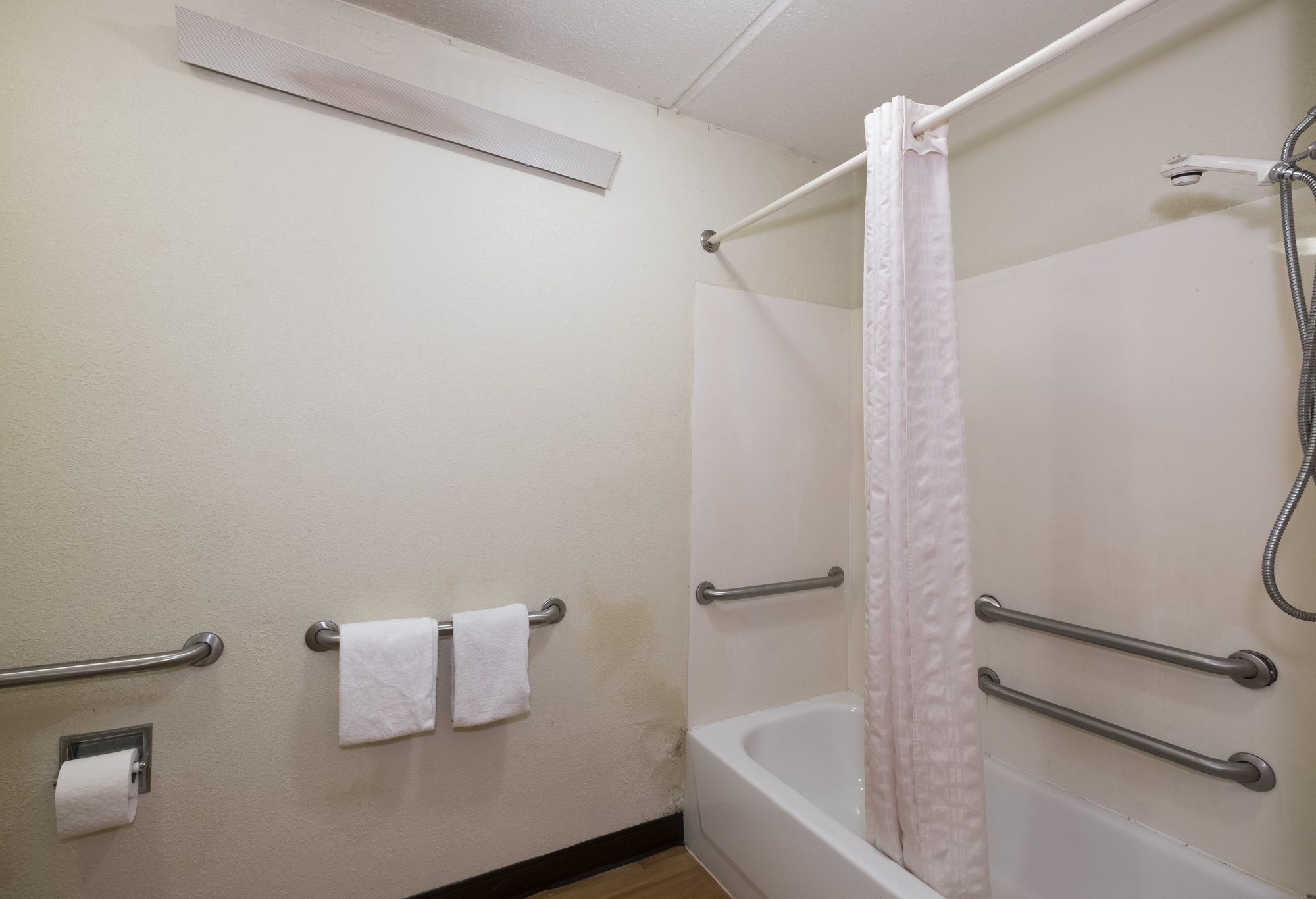 Фото Red Roof Inn Atlanta - Norcross