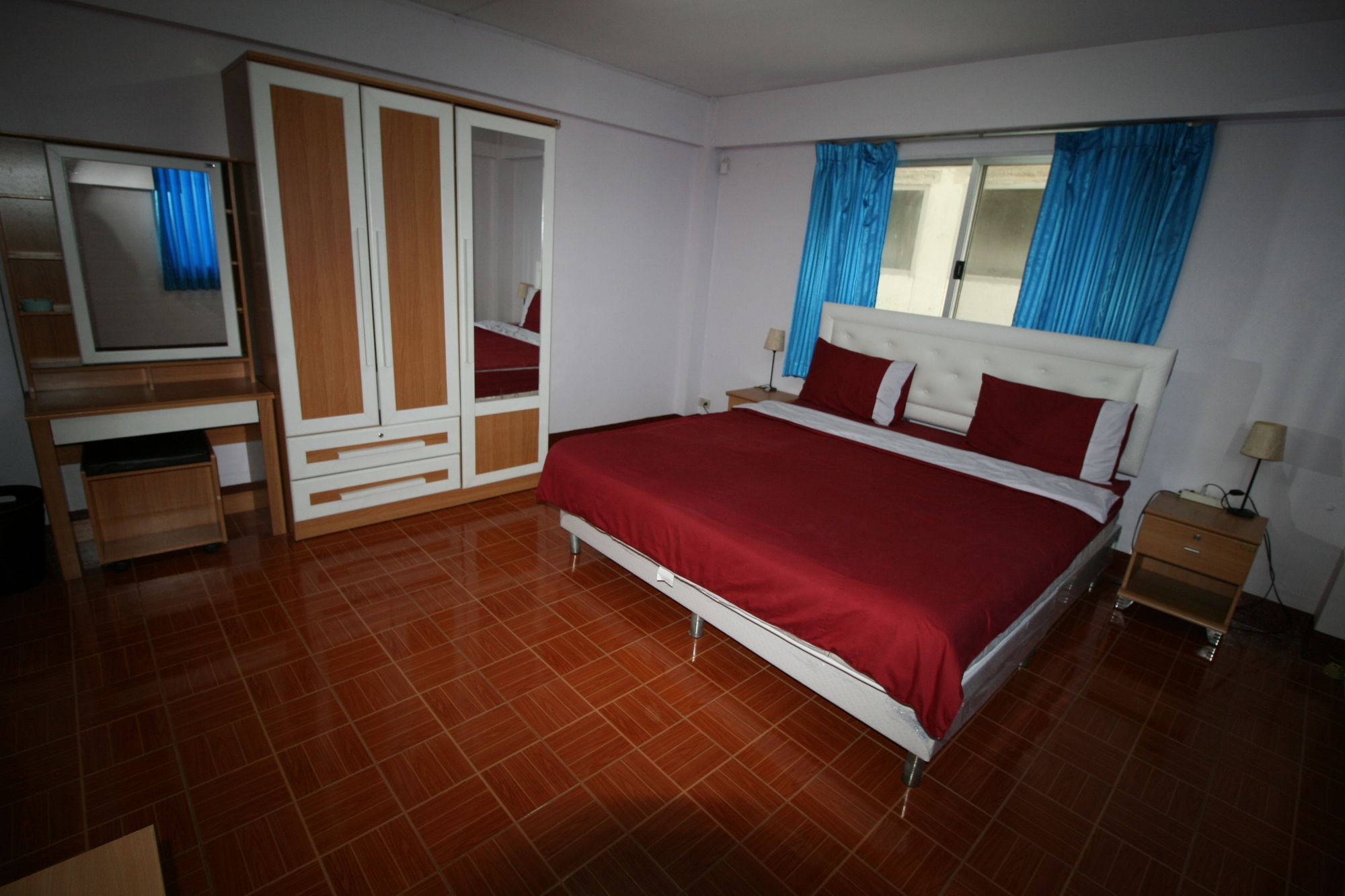 Фото Beachfront Hotel Cha Am